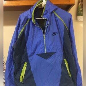 Nike unisex jacket 
size : M
Color : blue
Material: polyester